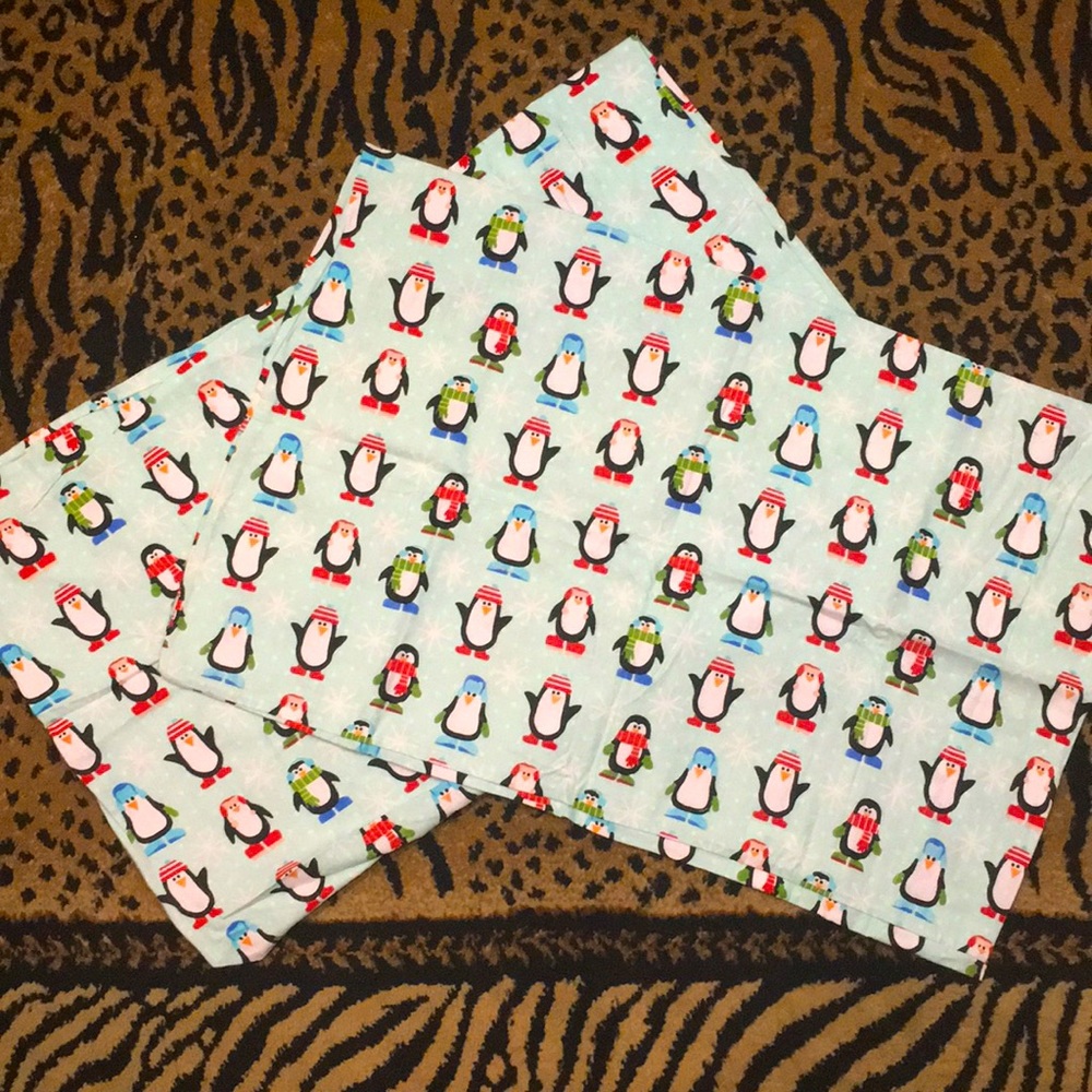 SET OF 2 Penguin Pillowcases 🐧 Full/Queen Size